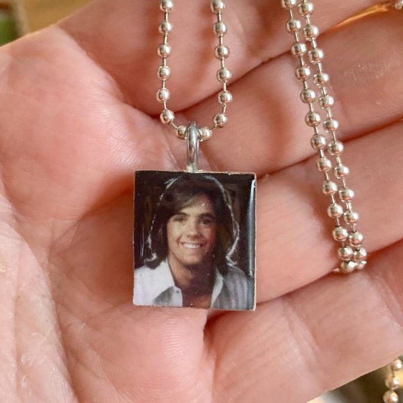 (2/$12,4/$20) Shaun Cassidy Scrabble Necklace - Picture 1 of 2